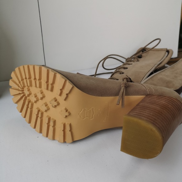 Stylenanda (Korea) suede boots in tan - Picture 7 of 11